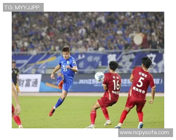 足球球星演奏钢琴展现多面才华激发运动与艺术激情魅力