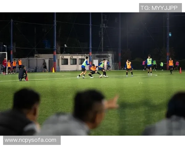 足球天才Hernandez:从青训到巅峰,如何成为世界足坛新星